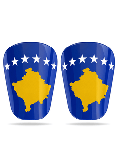 Blå fotbollsbenskydd i Kosovo Edition med gul karta över Kosovo och vita stjärnor.